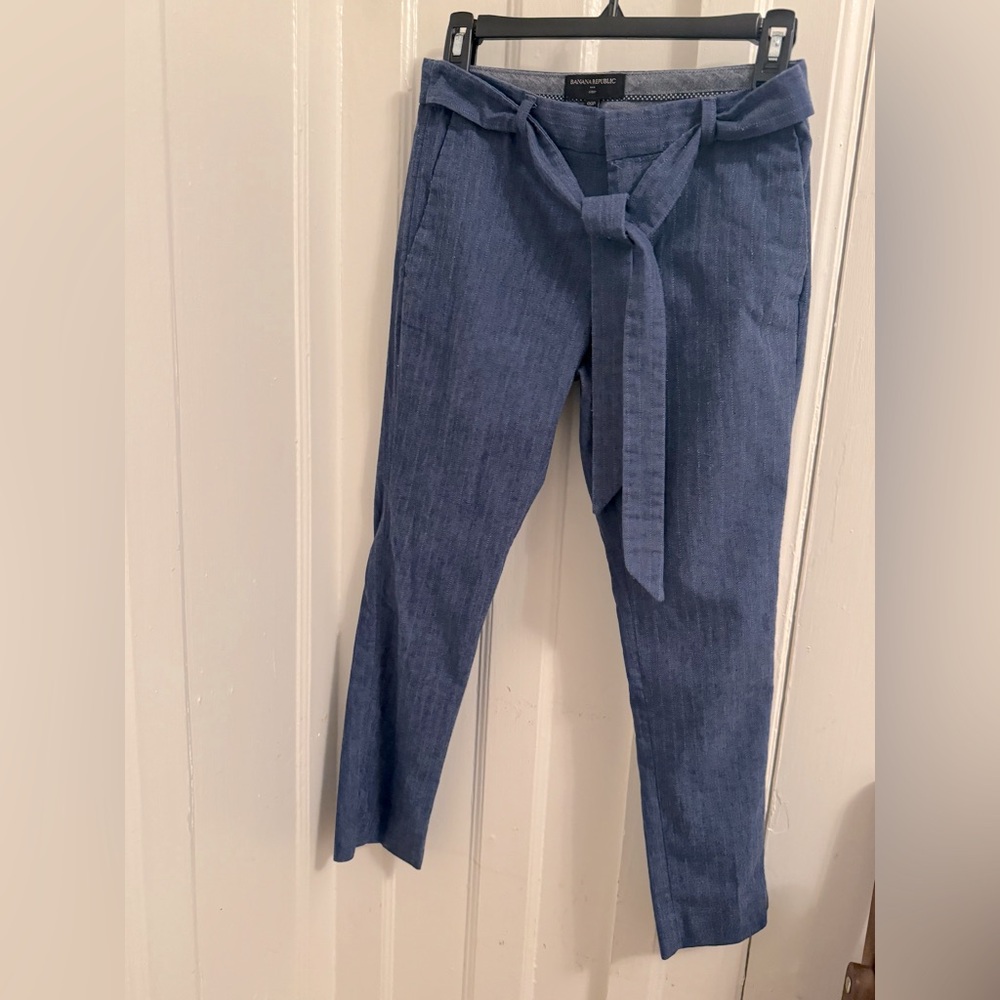 Cute 00Petite Chambray Avery Tie Waist Cropped Blue Pants from Banana! - Picture 3 of 4